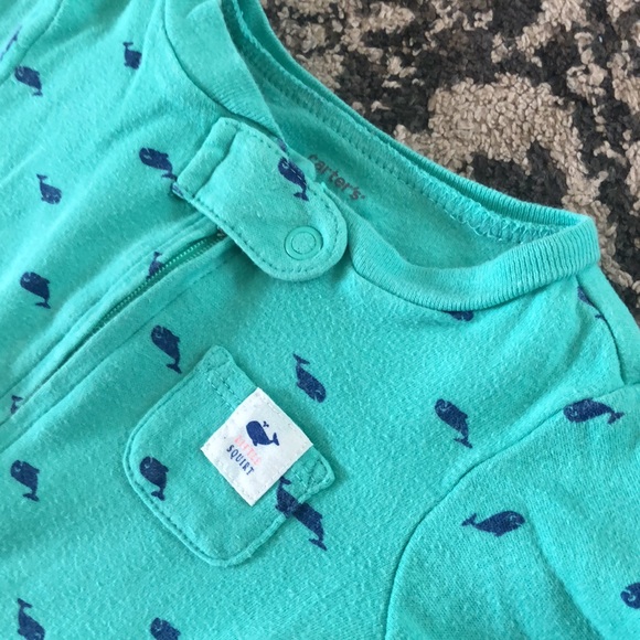 Bundle of 6 month zip onesies - Picture 9 of 12